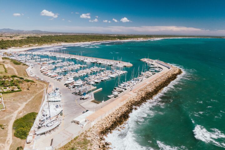 aerial shot dock with many boats docked water | Lumen Kinnisvarabüroo